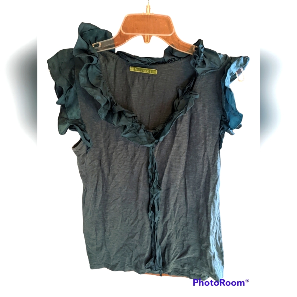 Beautiful green medium women's tank top with ruffles